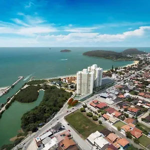 https://lindo-apto-em-home-club-na-praia-alegre.santa-catarina-brasil.com